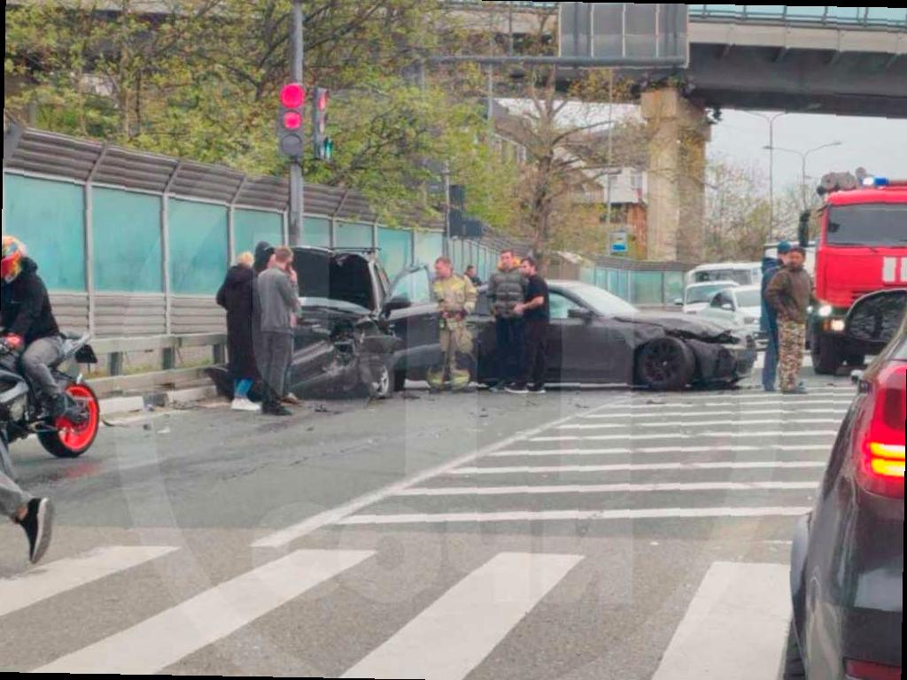 В центре Сочи произошло столкновение двух автомобилей