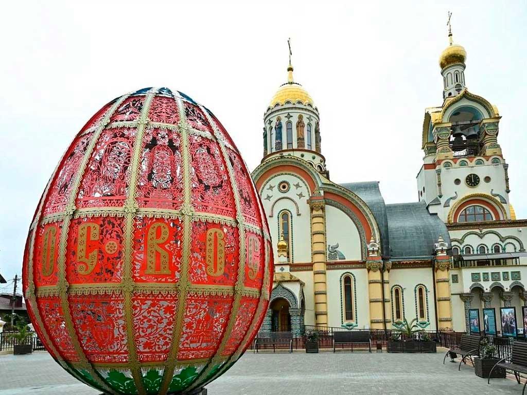 Все храмы в Сочи отметили Пасху