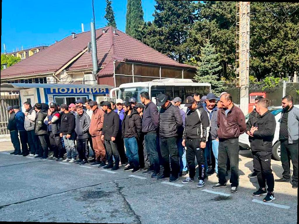 Рейды по мигрантам проходят в Сочи