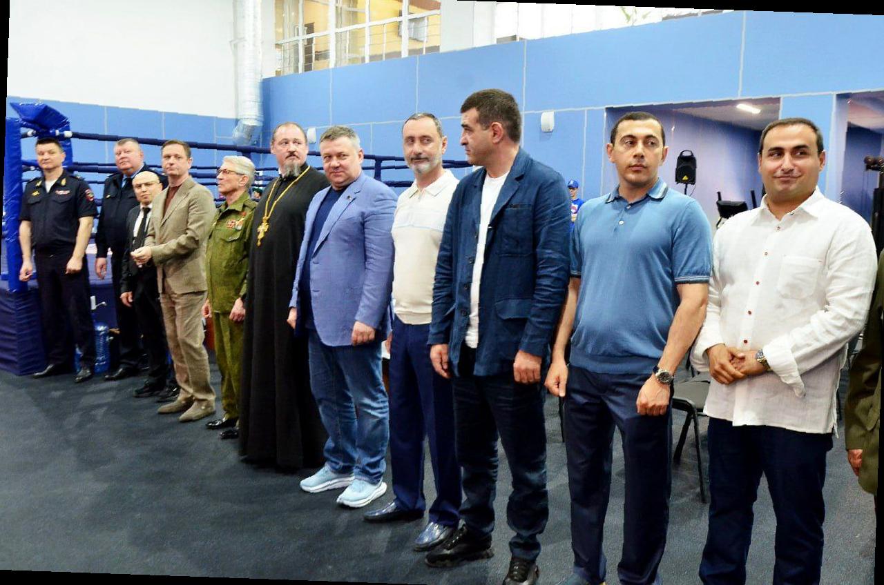 «Виктор Тепляков открыл турнир по боксу в Сочи»