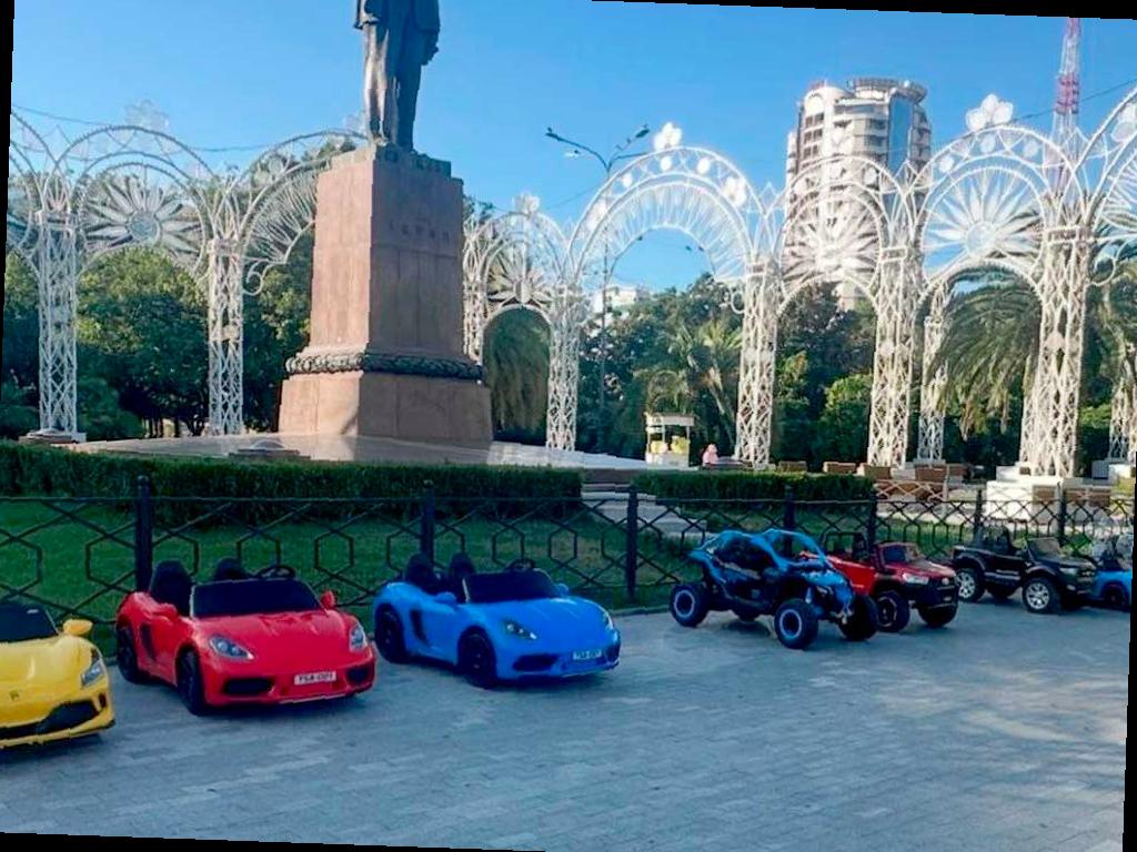 В центре Сочи закрыли нелегальный прокат детских электрокаров