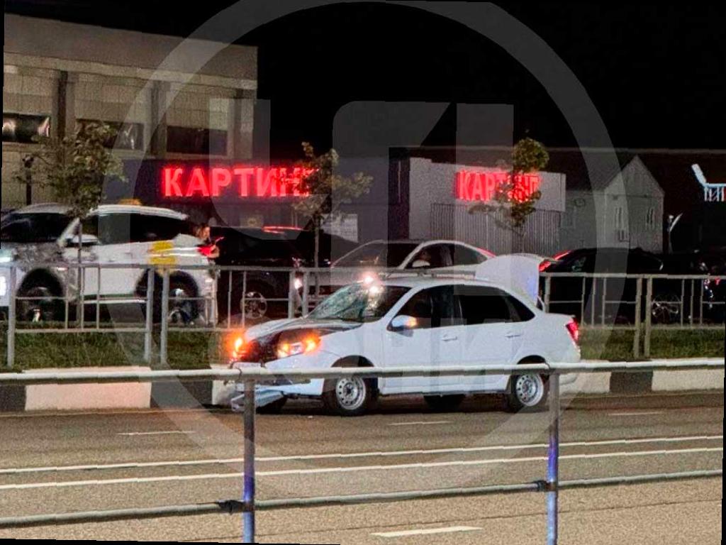 Девушка-пешеход погибла в аварии с автомобилем «Лада» в Сочи