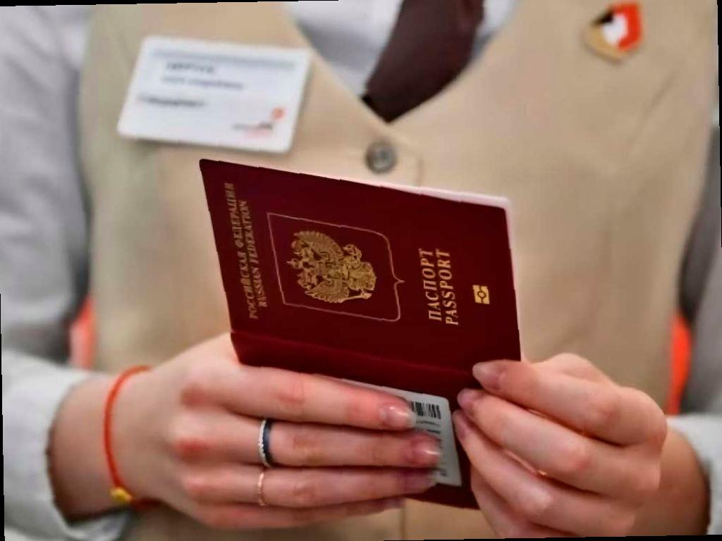 С 2026 года детям до 14 лет понадобится загранпаспорт для поездок