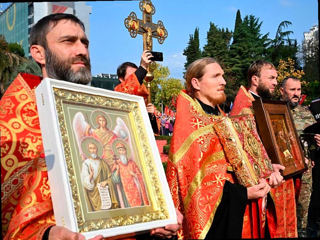 В Сочи прошел общеепархиальный Крестный ход