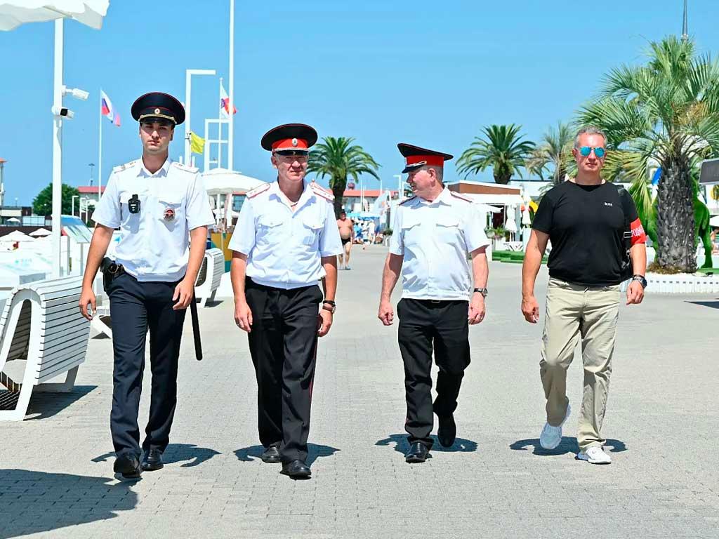 Казаки в Сочи провели почти 40 тысяч патрульных выходов