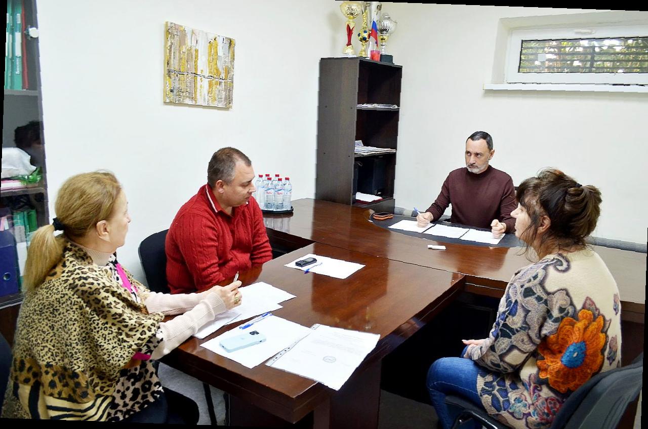 «Виктор Тепляков встретился с жителями Сочи»