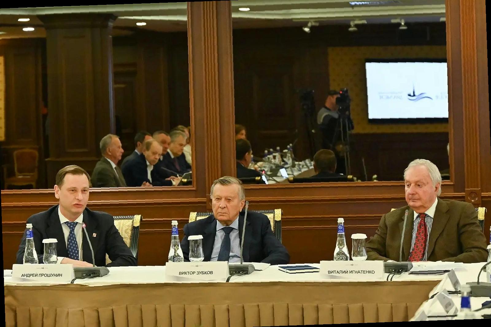 «Виктор Тепляков на 25-м форуме «Петербургский диалог»