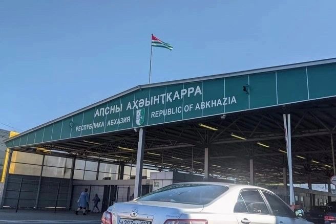 Очереди на границе с Абхазией увеличиваются, таможня советует альтернативы