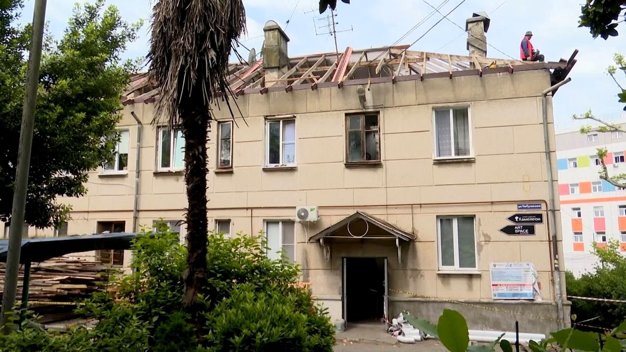Ремонт 10 многоквартирных домов завершен в Сочи в рамках программы