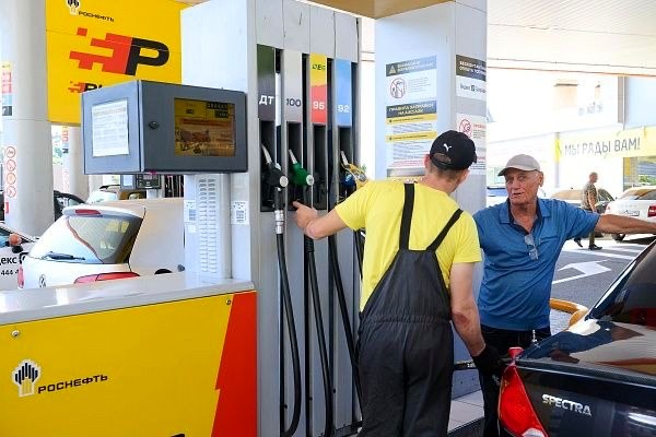 В Сочи опровергли дефицит топлива и призвали к спокойствию